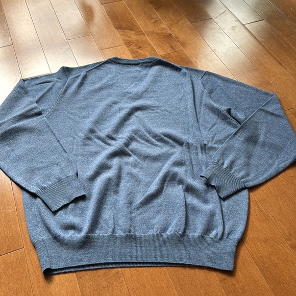 NWOT Jos A Bank Blue Merino Wool Sweater in Medium - Picture 4 of 4